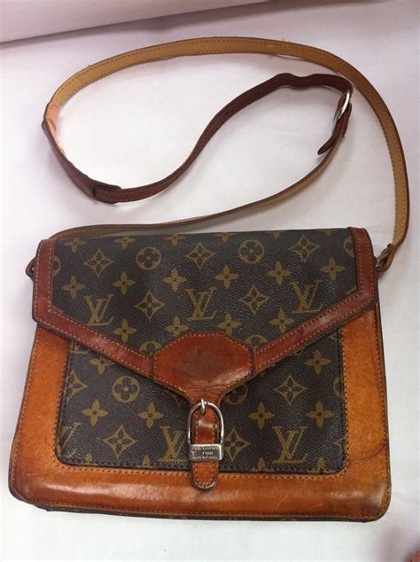 louis vuitton vintage sling bag|louis vuitton sling bag pictures.